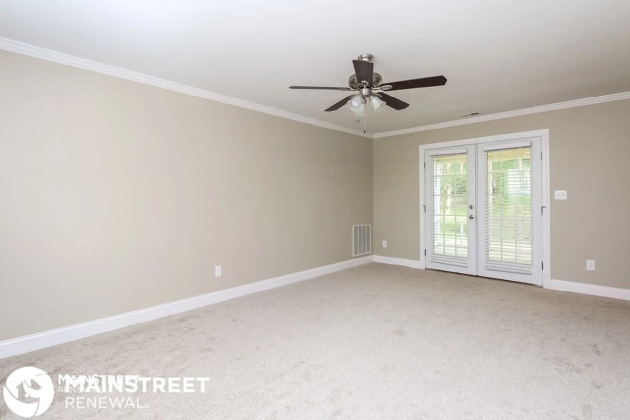 1604 Bridgeport Ter - Photo 2 of 14