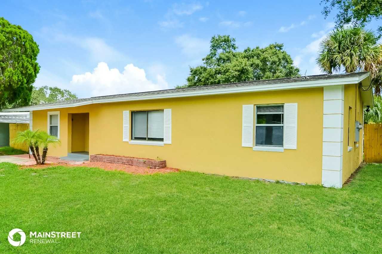 4295 Vanguard Ave - Photo 3 of 16