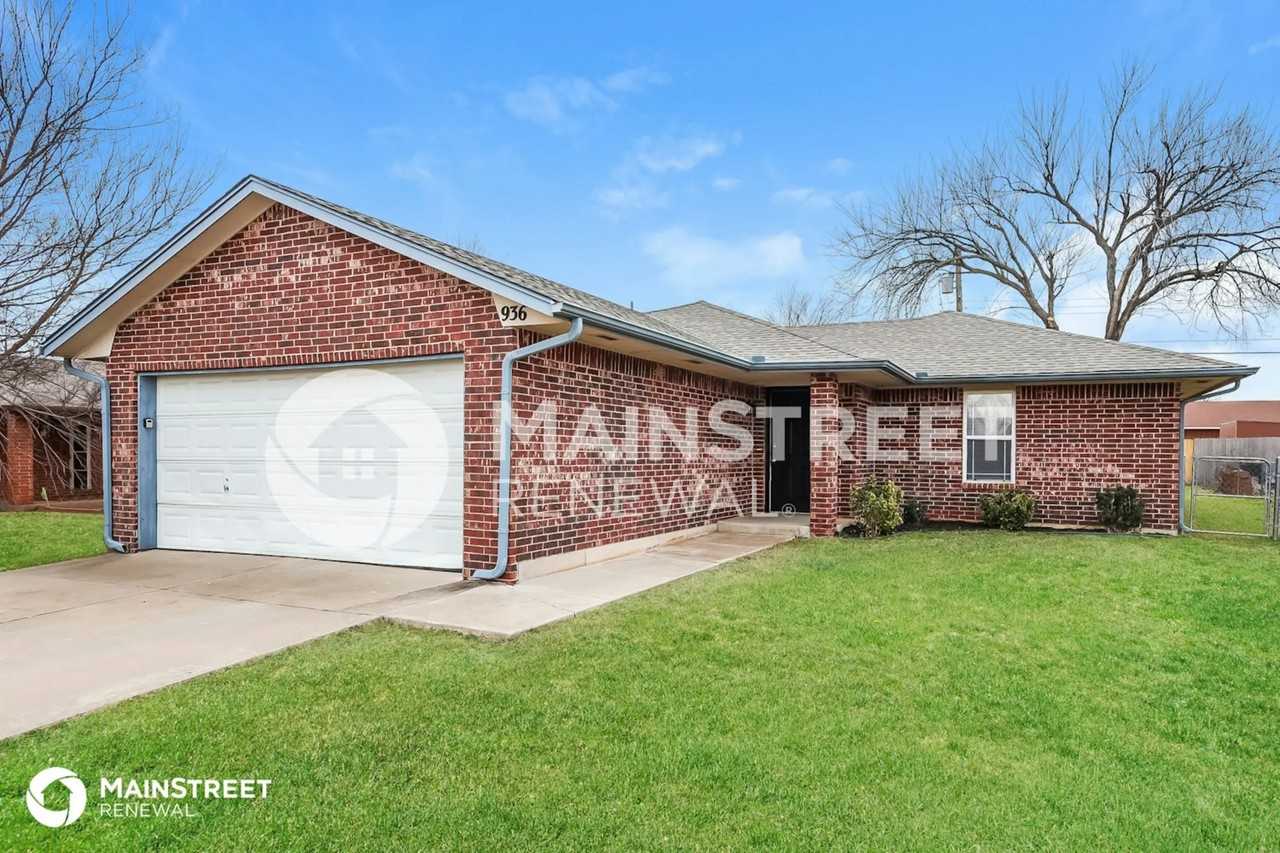 936 Ne 83rd St - Photo 3 of 16