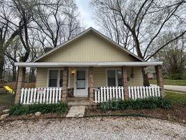 featured image of 1536 W Madison St