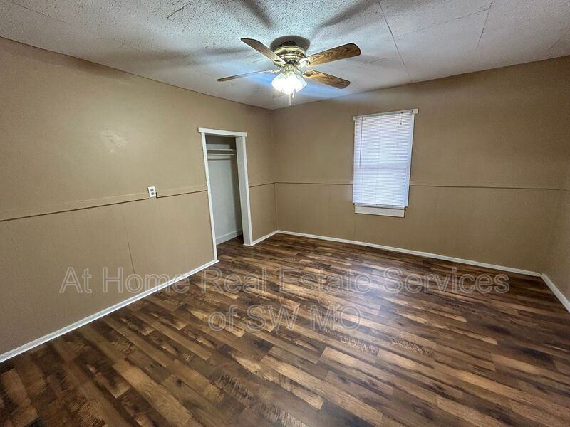 1536 W Madison St - Photo 4 of 9