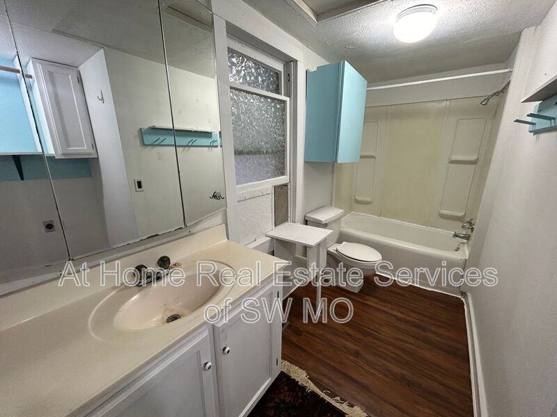 1536 W Madison St - Photo 7 of 9