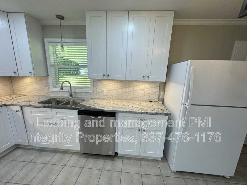 305 Alice Dr - Photo 4 of 15