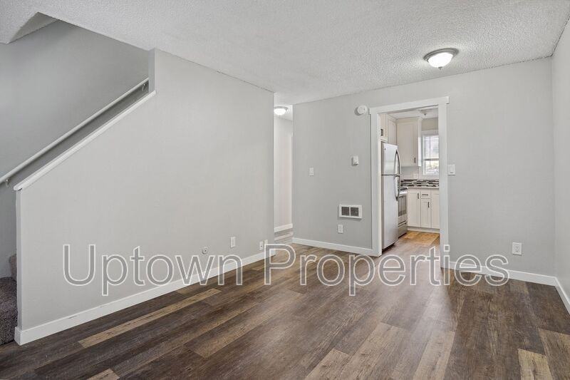 8045 Ne Flanders St - Photo 5 of 19