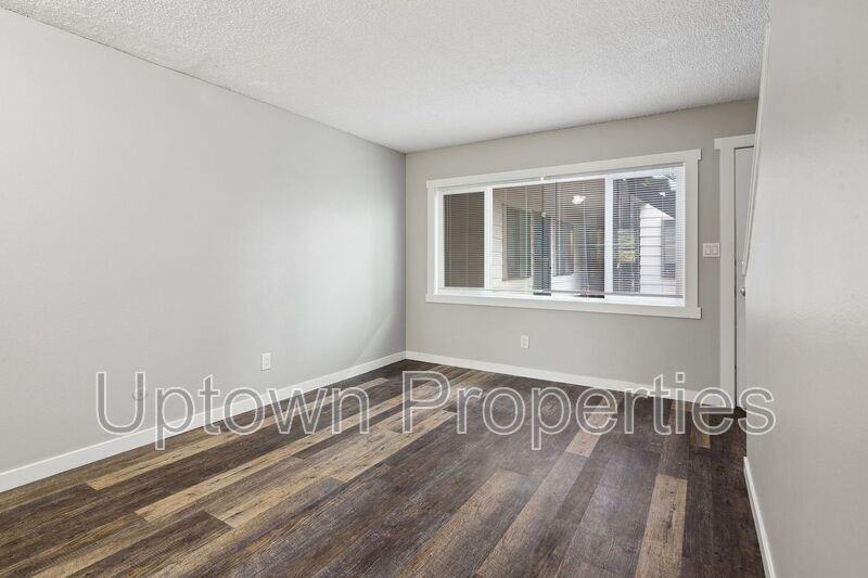 8045 Ne Flanders St - Photo 7 of 19