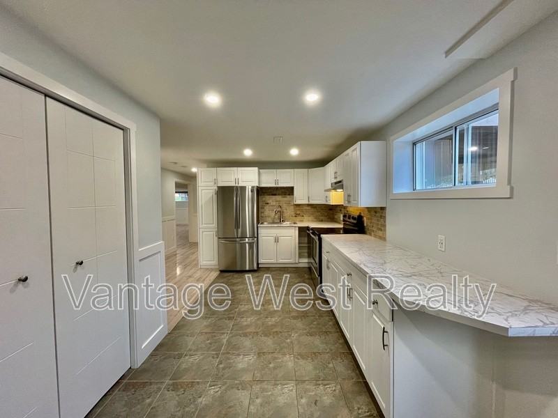 690 San Michelle Rd - Photo 2 of 22