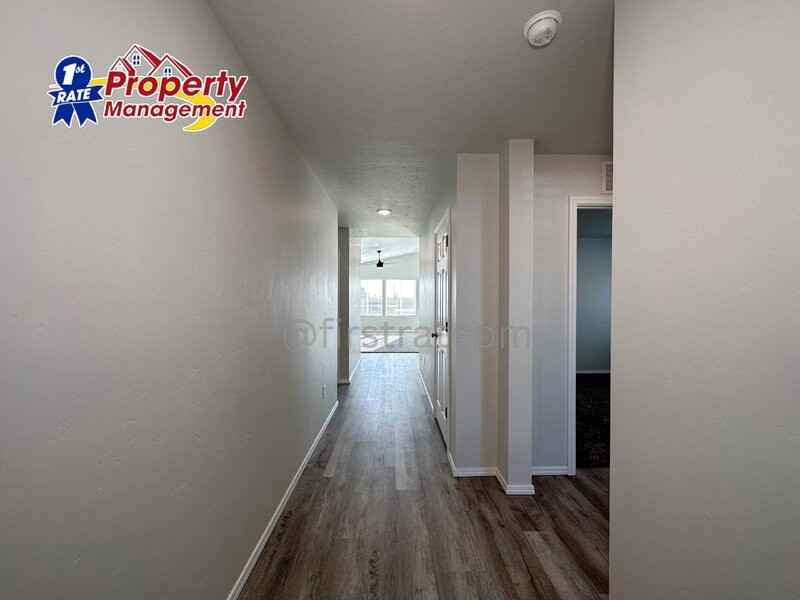 19584 Newell Way - Photo 3 of 31