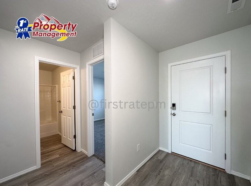 19584 Newell Way - Photo 4 of 31