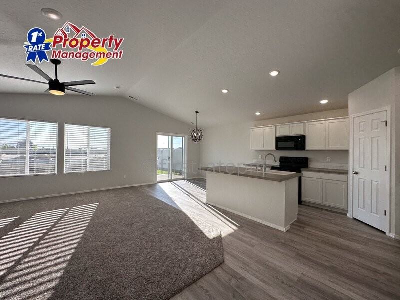 19584 Newell Way - Photo 5 of 31