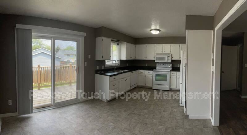 725 30th St N - Photo 3 of 18