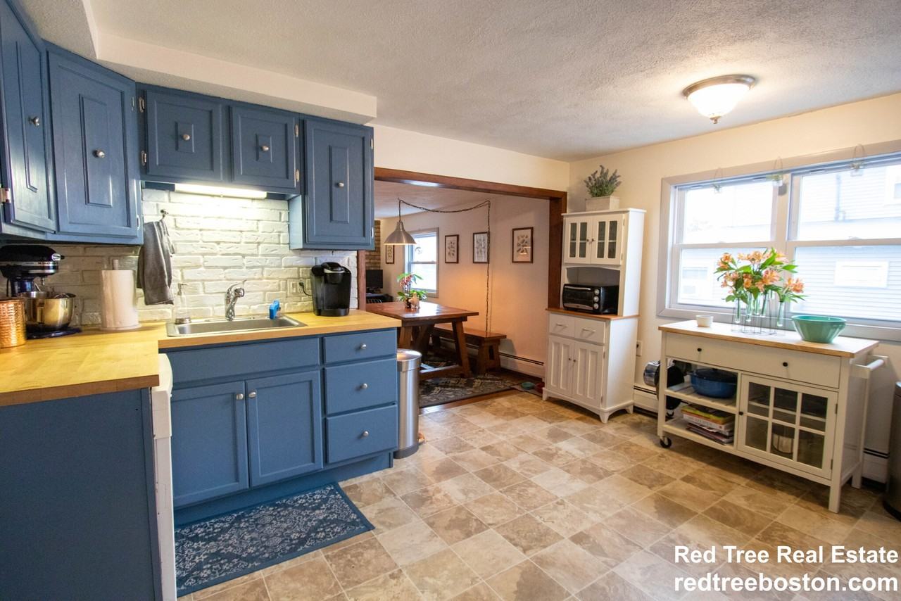 62 Thorndike St - Photo 2 of 13