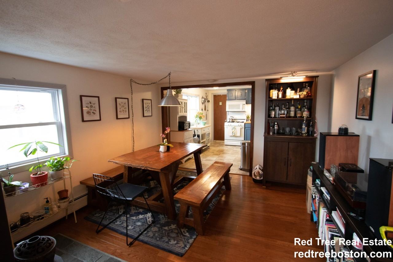 62 Thorndike St - Photo 5 of 13