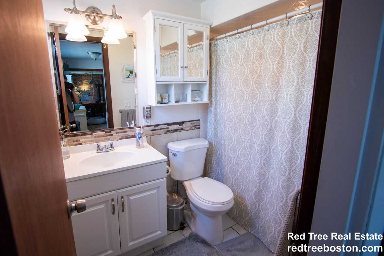 62 Thorndike St - Photo 6 of 13