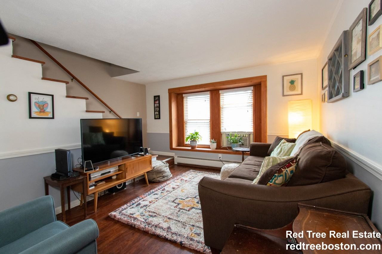 62 Thorndike St - Photo 7 of 13