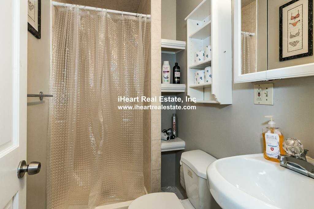 Grove St #4 - Photo 6 of 11