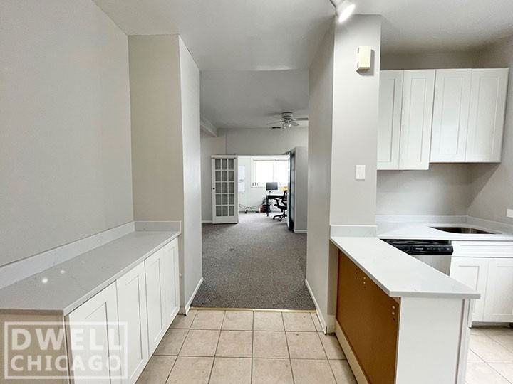 3631 N Hermitage Ave #2R - Photo 4 of 24