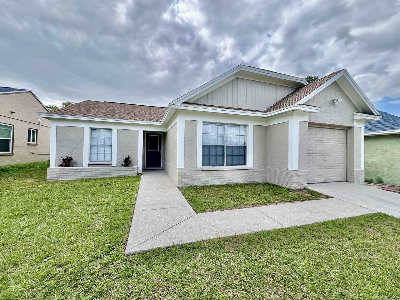 326 Laxton Ln - Photo 2 of 28