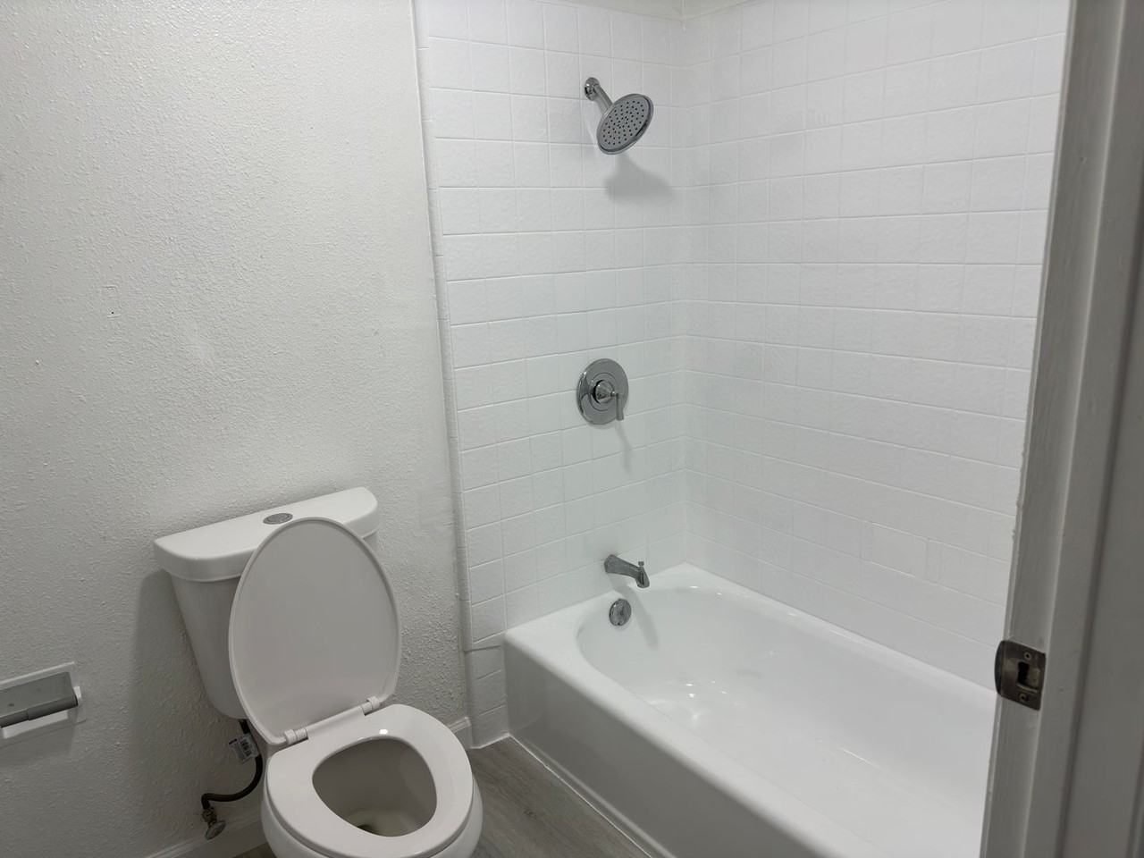 1820 E 109th St - Photo 3 of 10