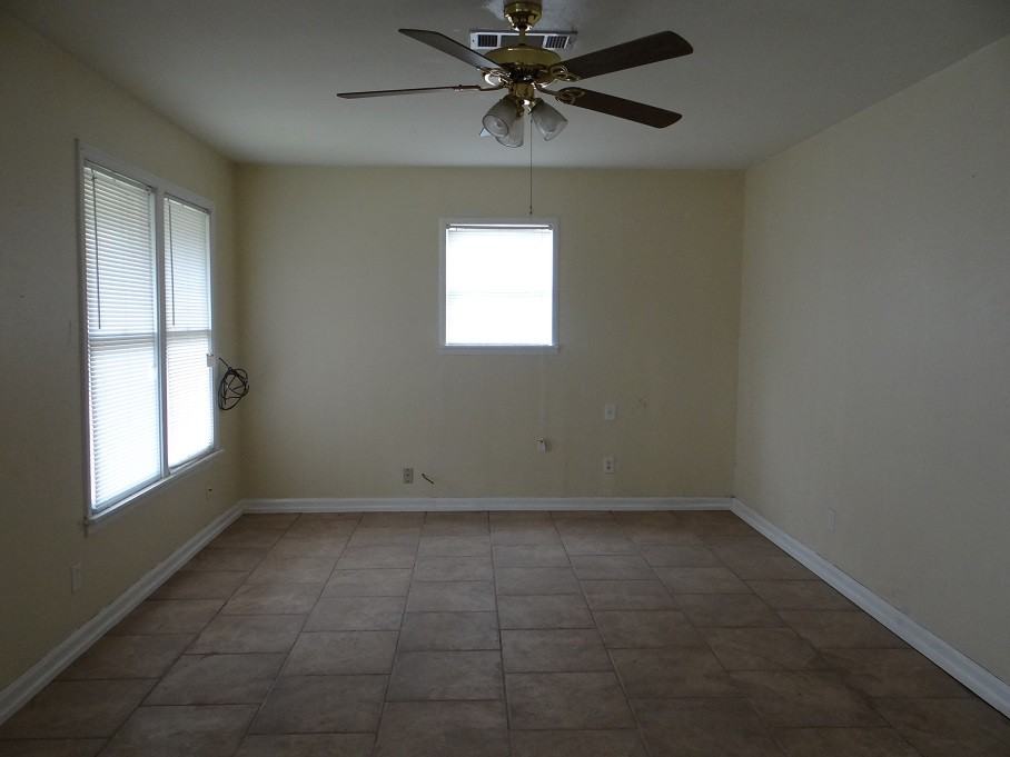 3601 Canal Ave - Photo 3 of 9