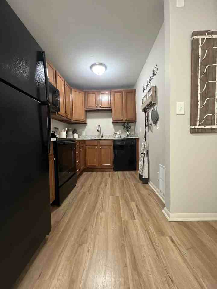 Arlington Pointe - Photo 2 of 16