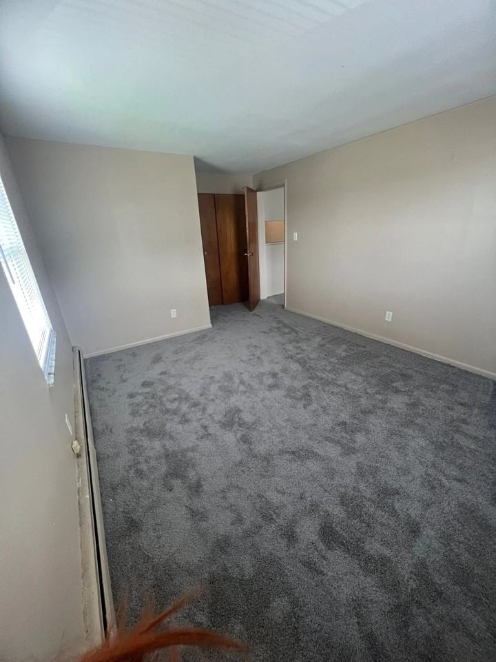 The Flats of Clintonville - Photo 2 of 7