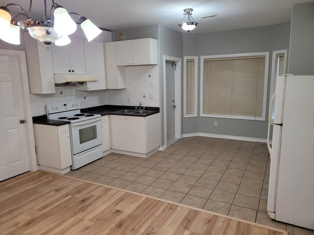 17105 Greenway Drive - Photo 4 of 13