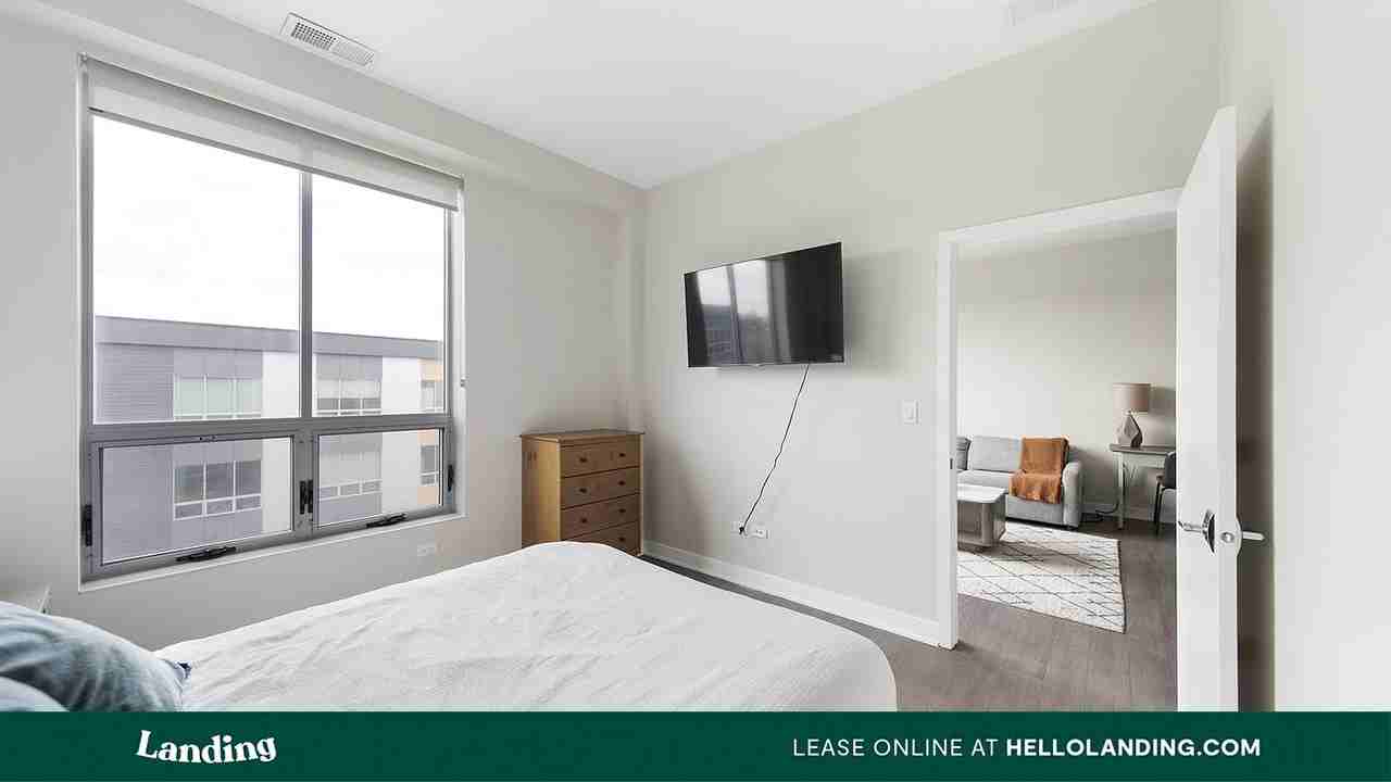 1950 N Campbell Ave - Photo 4 of 35