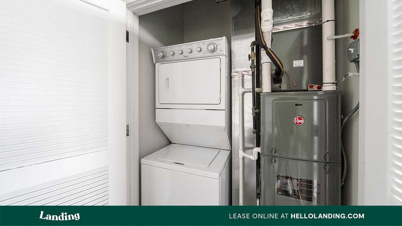 1950 N Campbell Ave - Photo 5 of 35