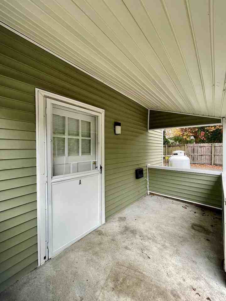 613 Camden - Photo 2 of 10