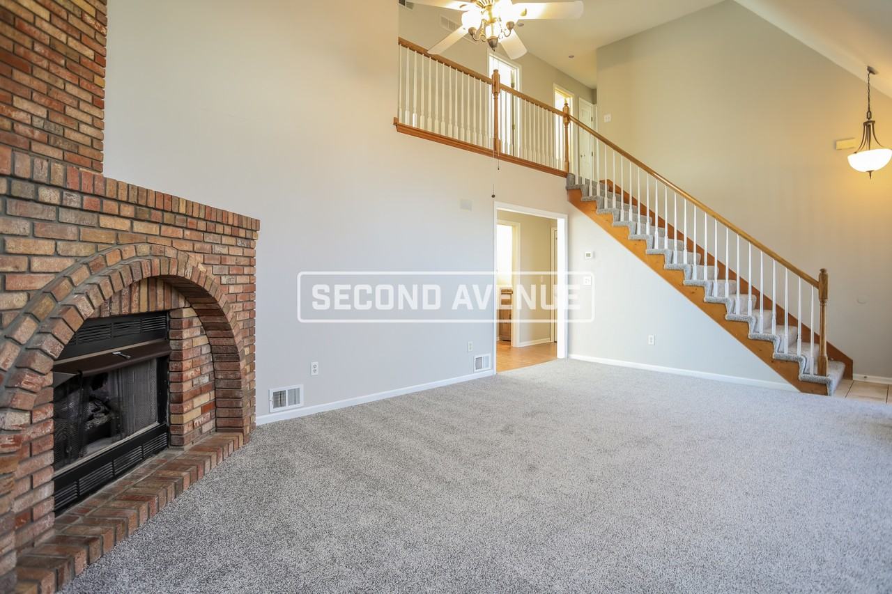 1719 N Ashley Dr - Photo 3 of 18