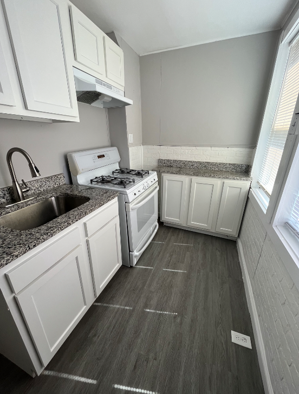 2405 Christian St - Photo 3 of 15