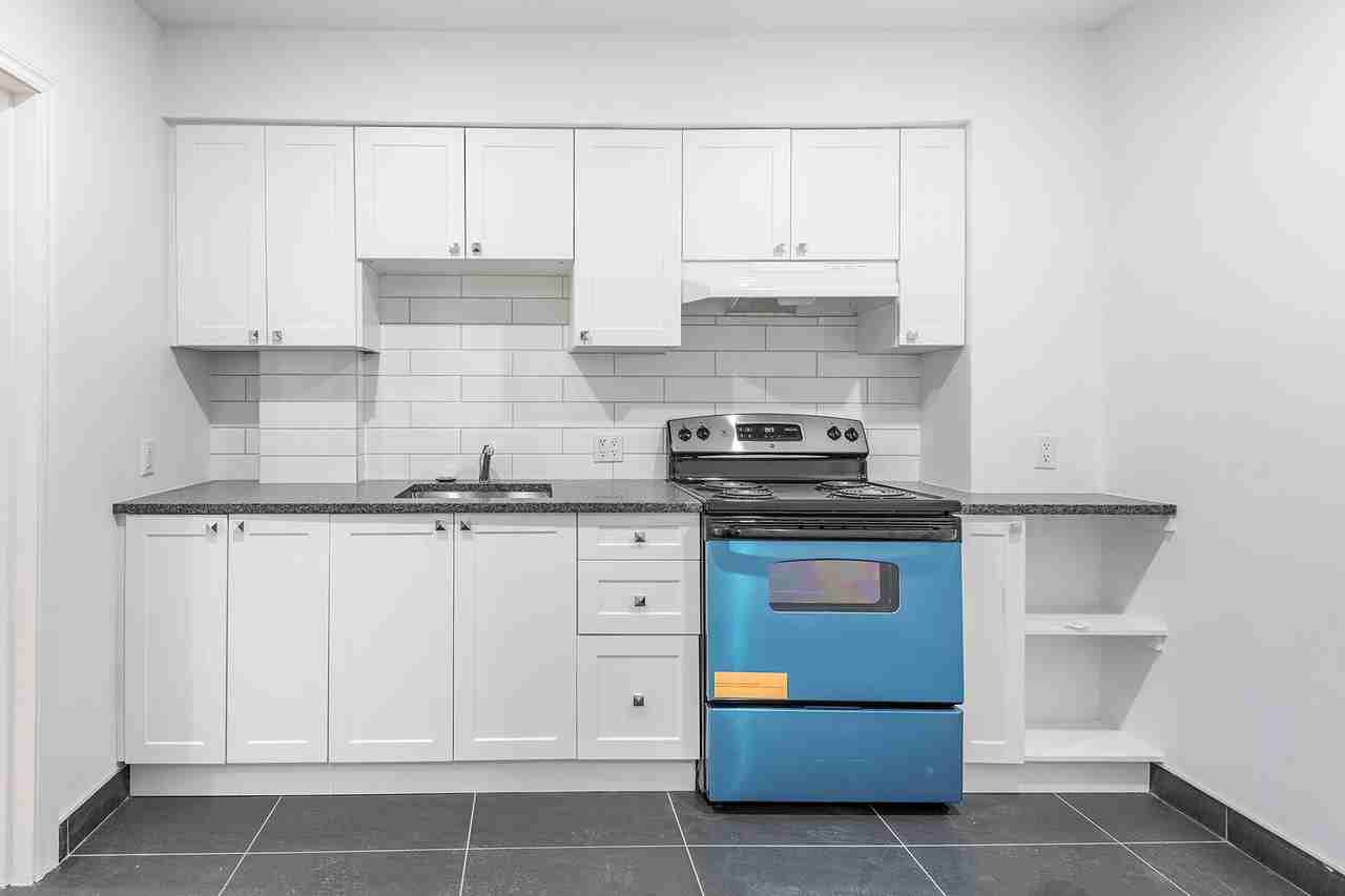 6770 Chemin de la Côte Saint Luc ##14 - Photo 2 of 11