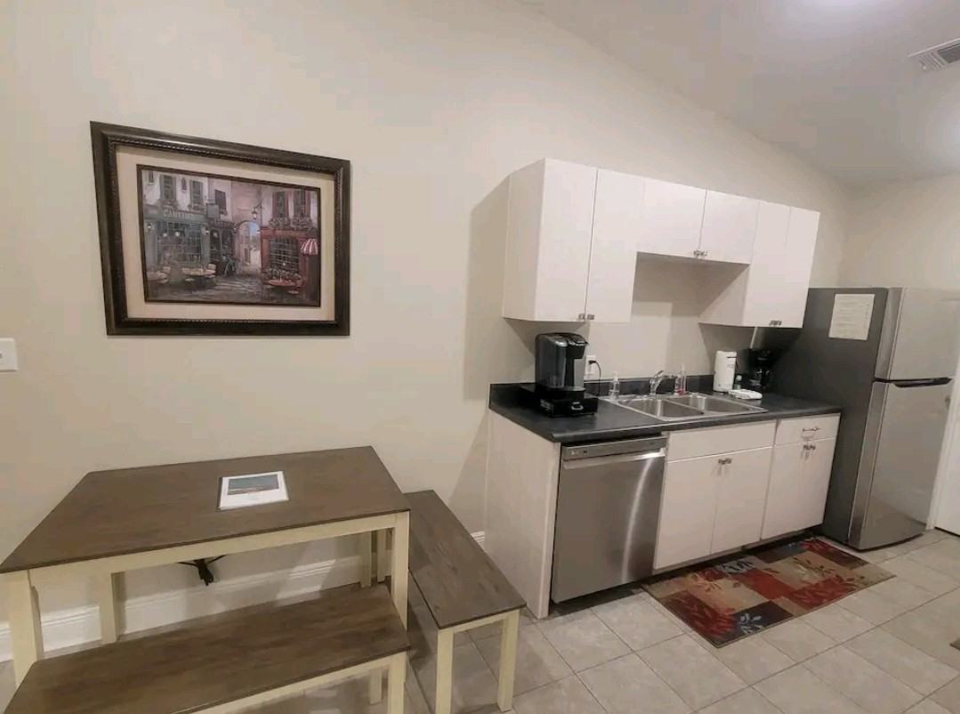 6227 Dallas Ave #B - Photo 2 of 14