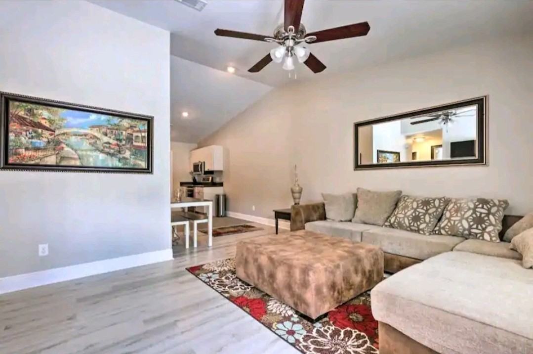 6227 Dallas Ave #B - Photo 3 of 14