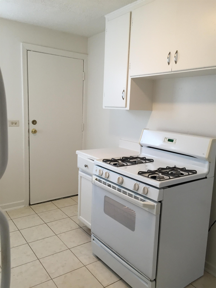 1327 Paul St #1327 - Photo 3 of 10