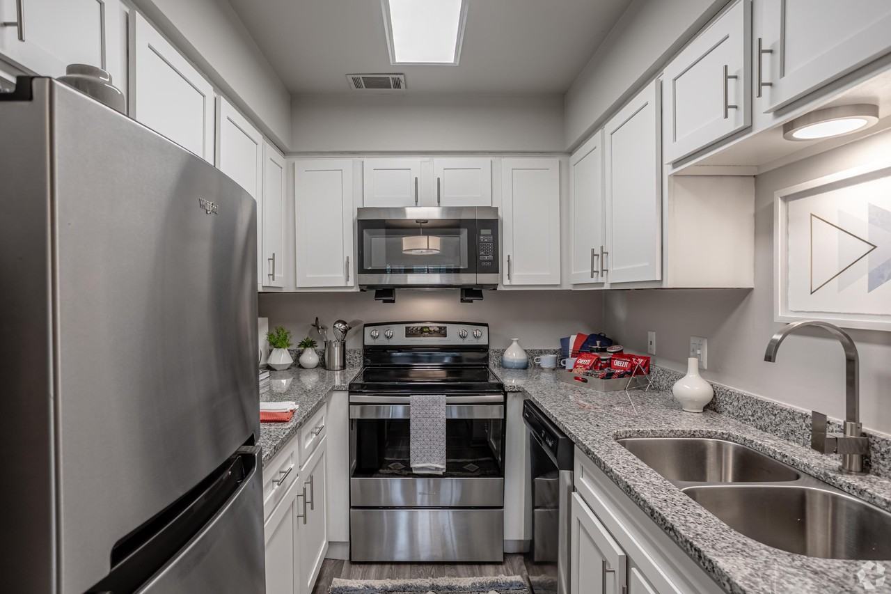 The Everly Apartments | Little Rock, AR - Photo 2 of 30