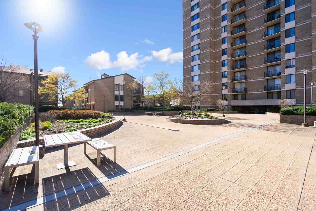 102 Monroe St #201 - Photo 5 of 29