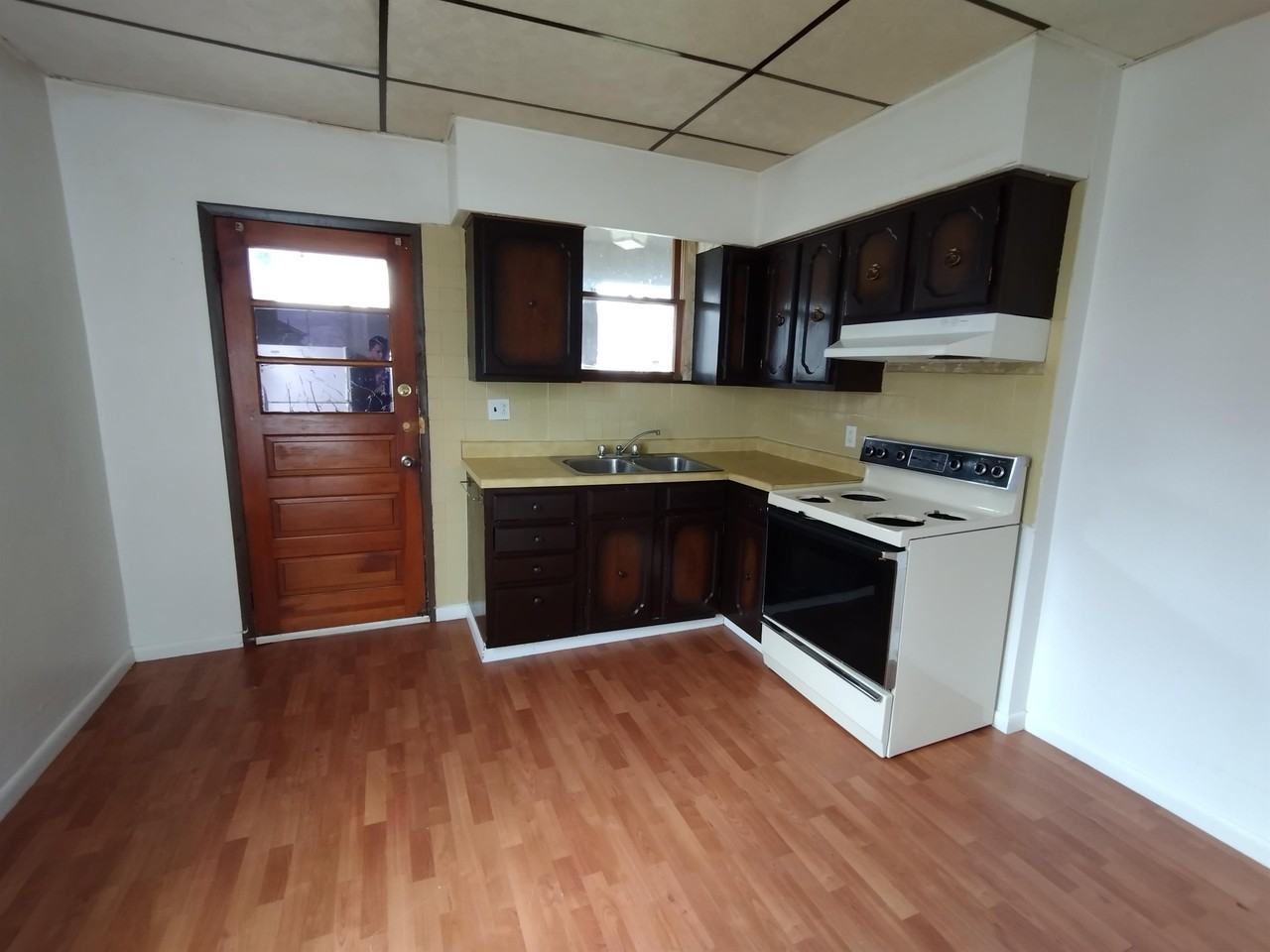 1525 Plum St #1 - Photo 3 of 9