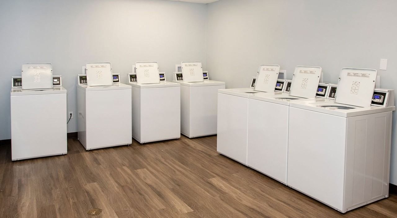 Brentwood Apartments - Photo 7 of 17