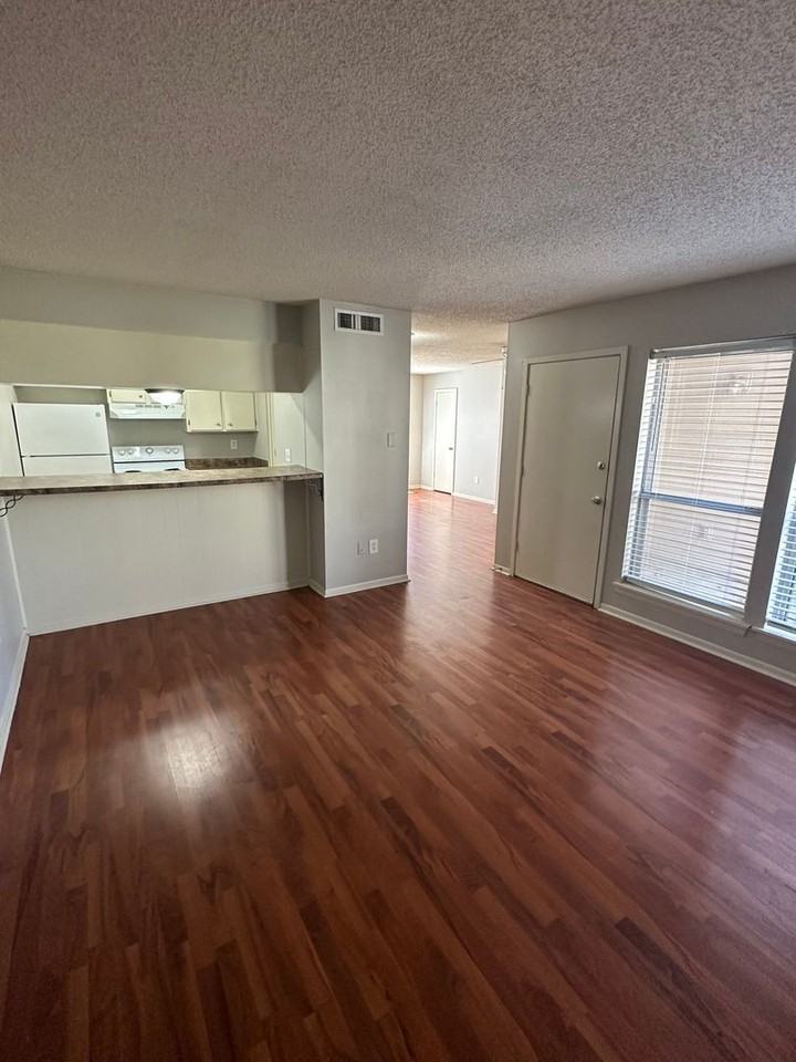 6695 Whispering Oak Pl - Photo 2 of 7