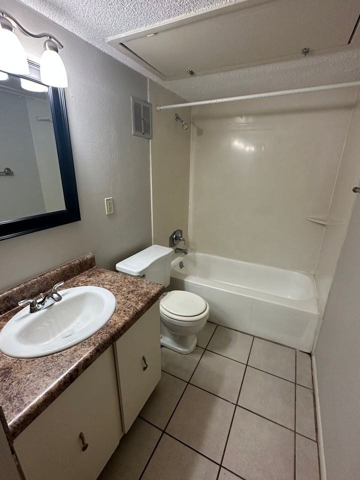 6695 Whispering Oak Pl - Photo 6 of 7