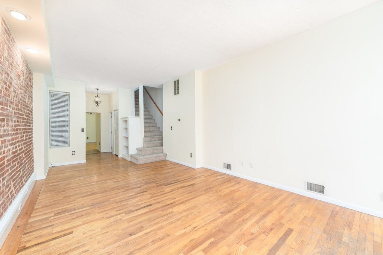 1202 S Clinton St - Photo 3 of 15