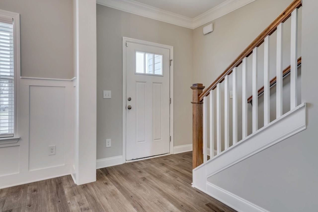 410 Matthew Ln - Photo 5 of 50