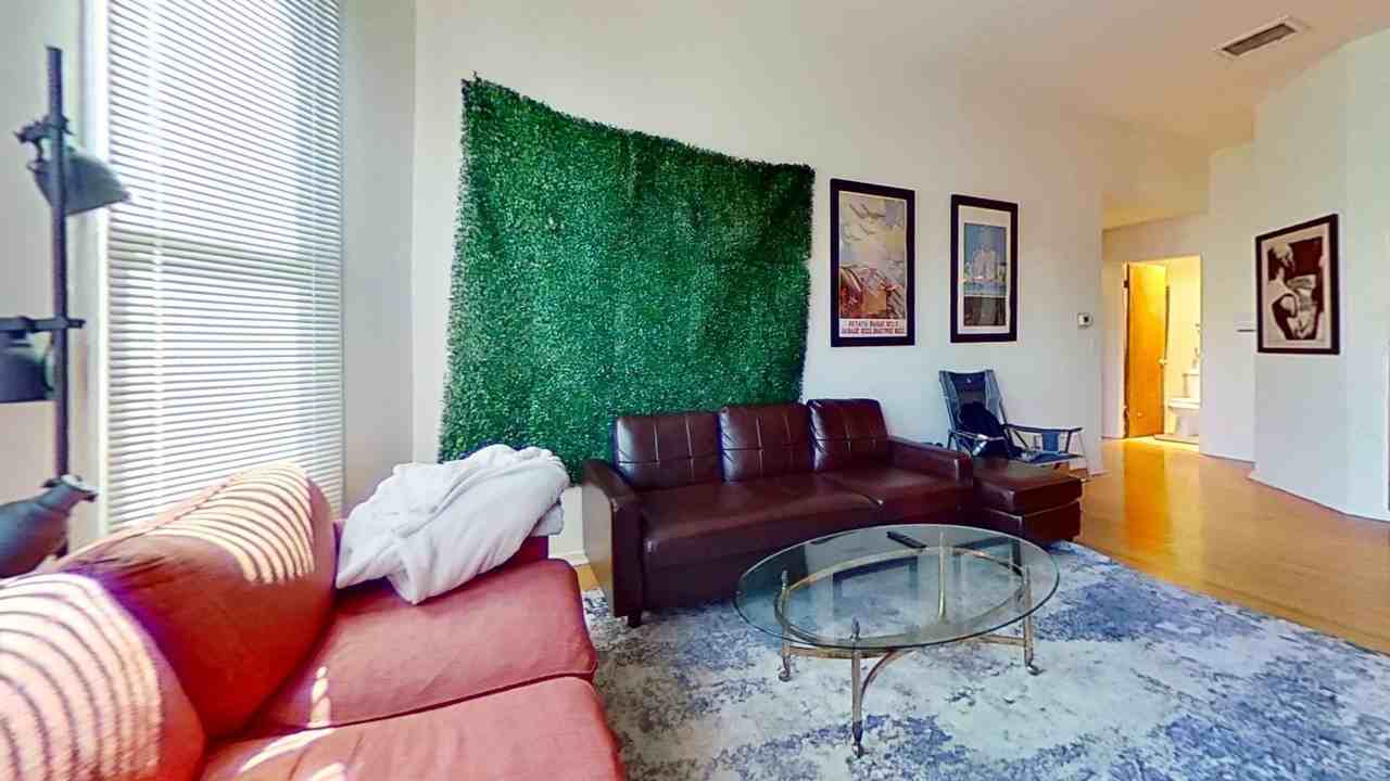 2612 Halsted - Photo 2 of 9