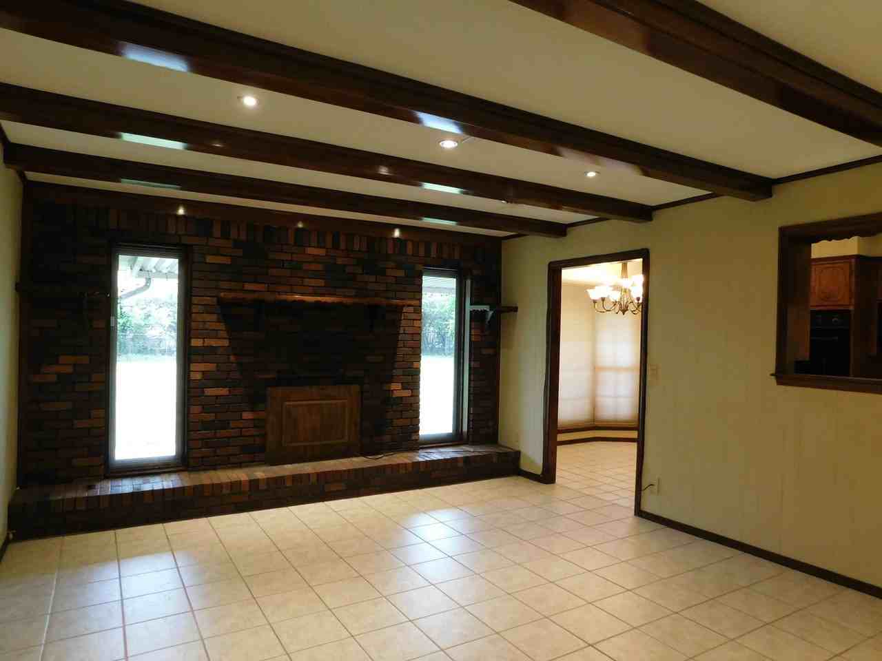 2906 Kendall Ave - Photo 3 of 11