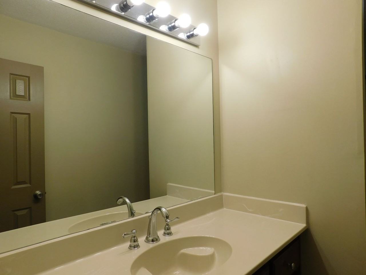 2906 Kendall Ave - Photo 5 of 11