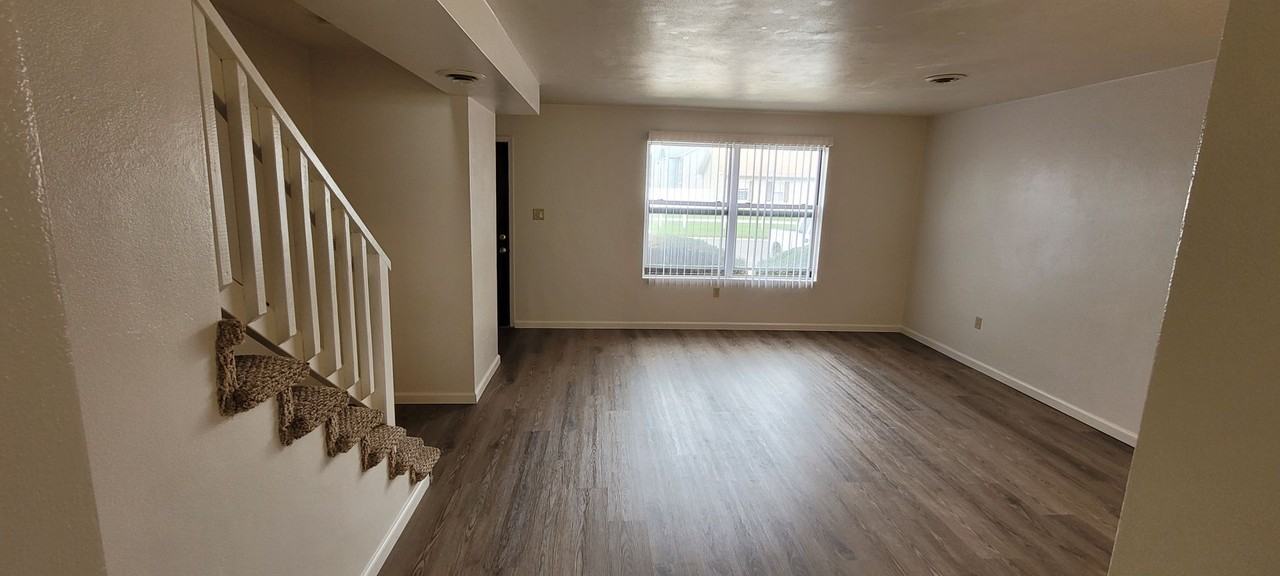 1875 Nathan - Photo 3 of 16