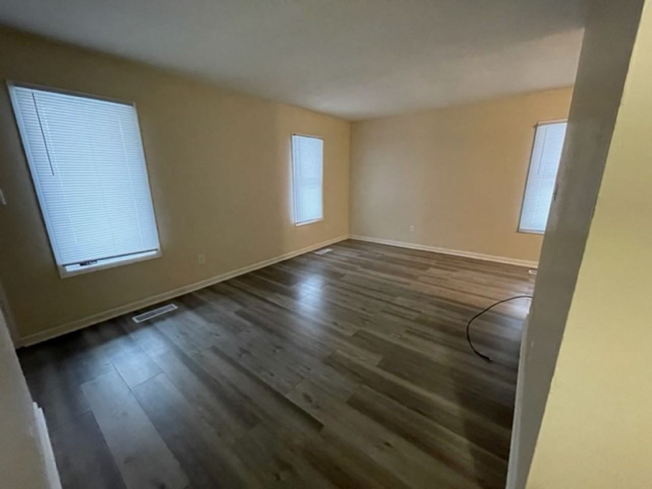 217 Bell Ave - Photo 2 of 7