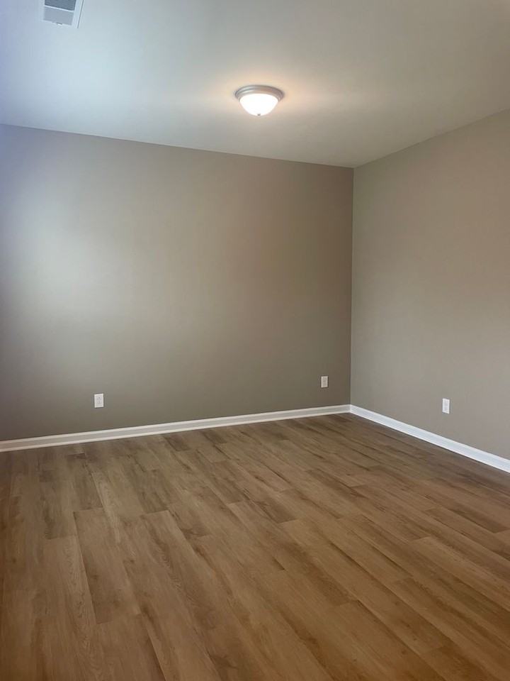 5712 Selkirkshire Rd - Photo 4 of 21