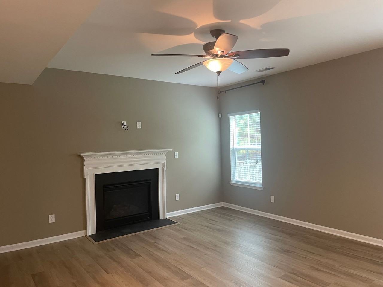 5712 Selkirkshire Rd - Photo 7 of 21